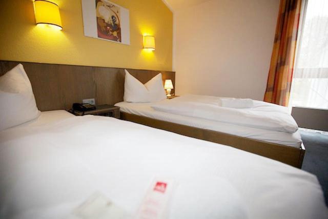 Astra Otel Ulm Dış mekan fotoğraf